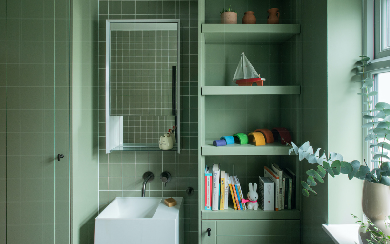 How Can a Small Bathroom Get More Storage