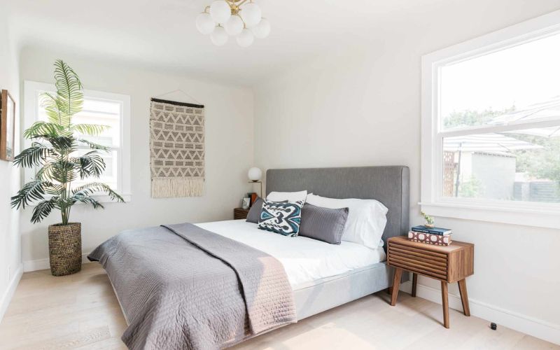 How Can a Guest Bedroom Be Made to Look Expensive