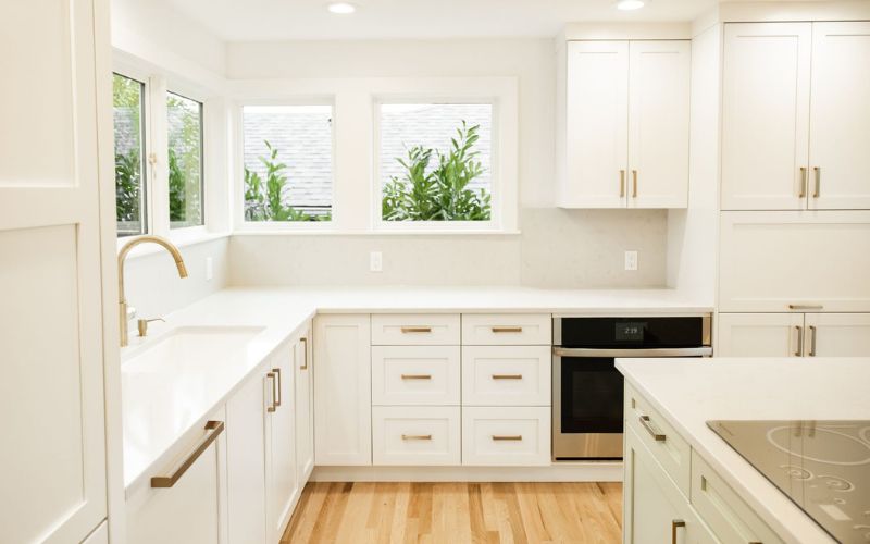 How Can a Luxurious Look Be Achieved with Hidden Appliances