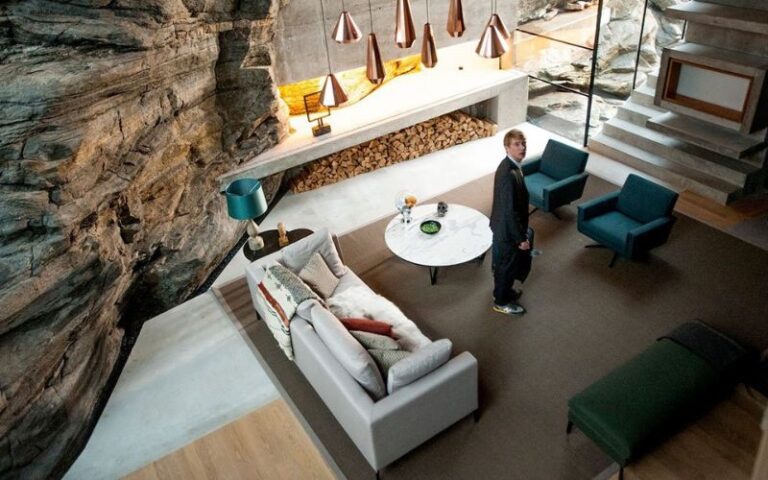 Modern Mansion Decor