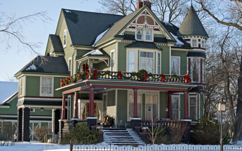 What distinguishes a Gothic Victorian house from other Victorian designs