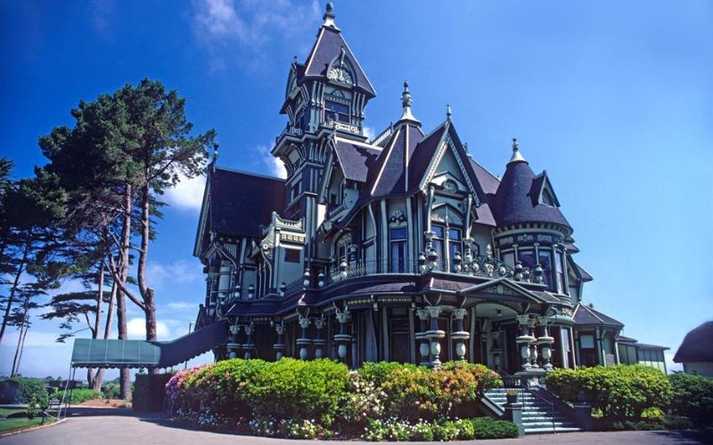 What to Know Before Buying a Gothic Style House