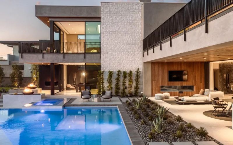 Which Technologies Will Drive Smart Luxury Homes in the Future