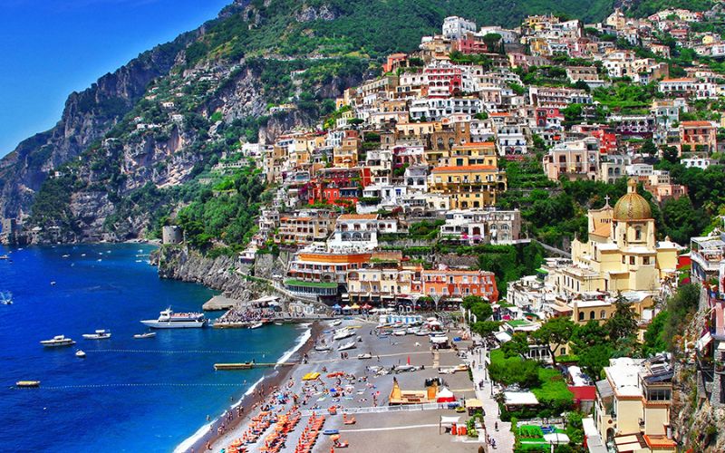How Can the Architecture of Naples Be Read