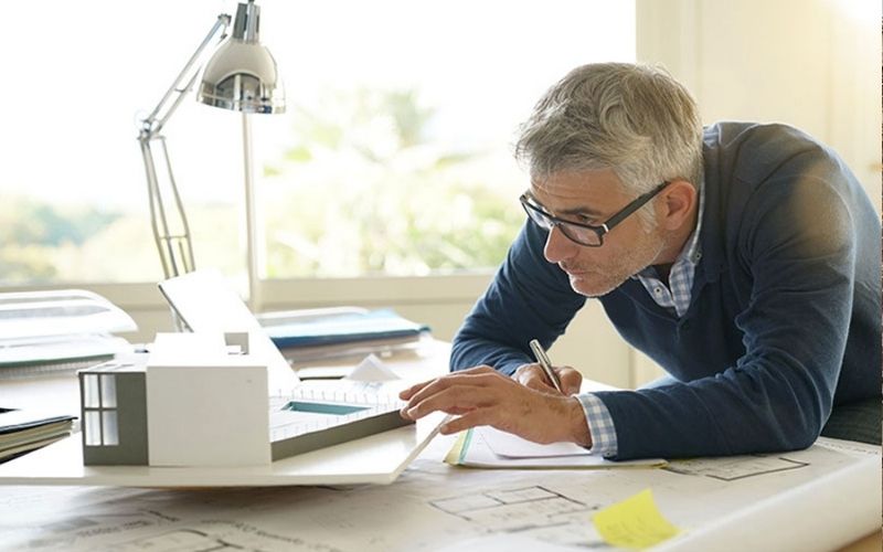 How Do Career Stages Affect Architect Hours